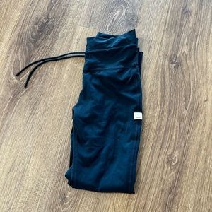 Vuori daily leggings in ink!